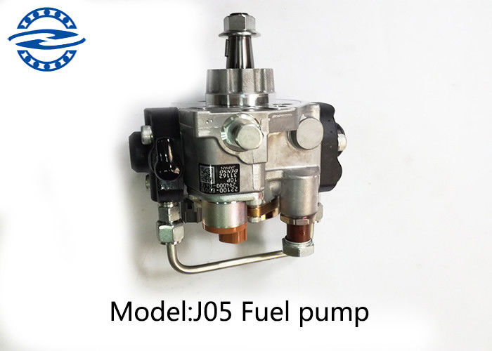 J05 Engine Electric Injection Fuel Pump 22100-E0030 For Excavator Silver Color